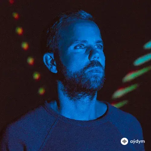 M83 