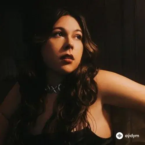 Gigi Perez 