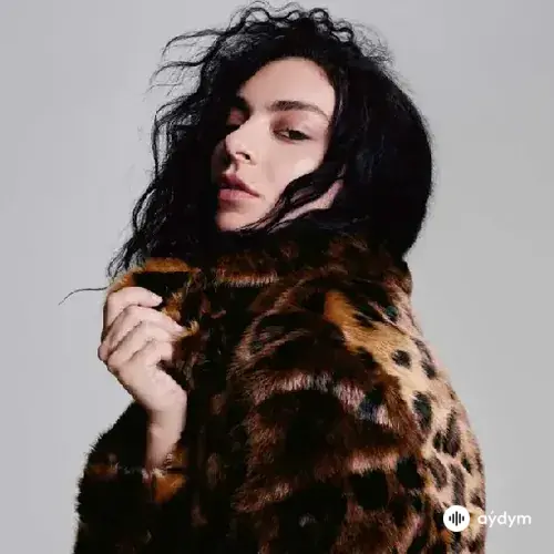 Charli XCX -Troye Sivan - 2099 (feat. Troye Sivan)