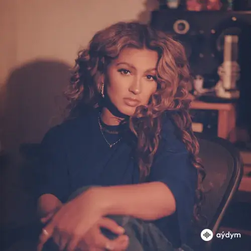 Tori Kelly