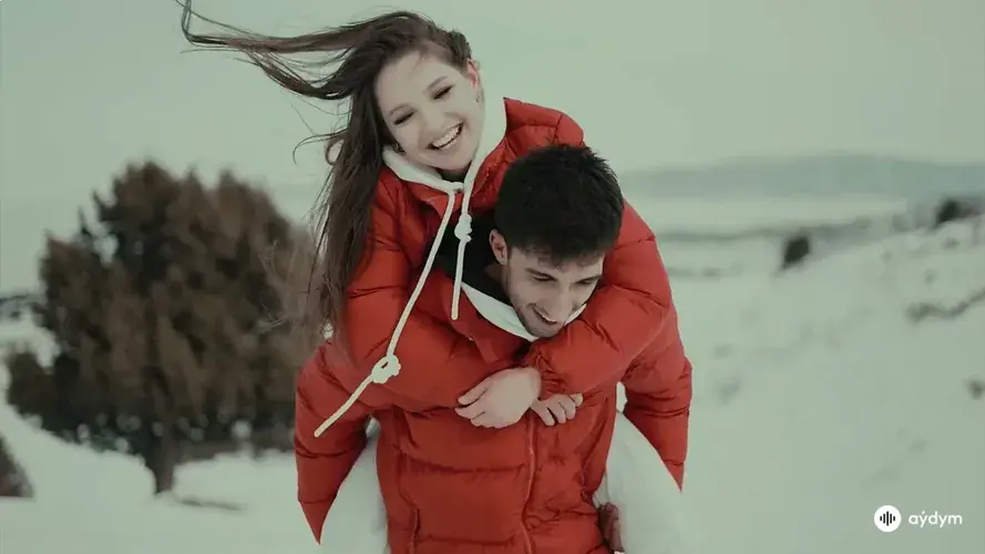 Söýüp Başladym (Love Story)